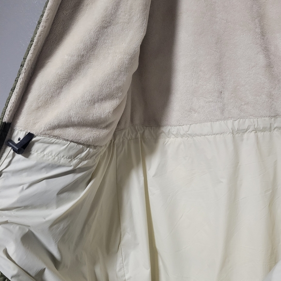 Mountain Hardware Puffer - Picture 5 of 5